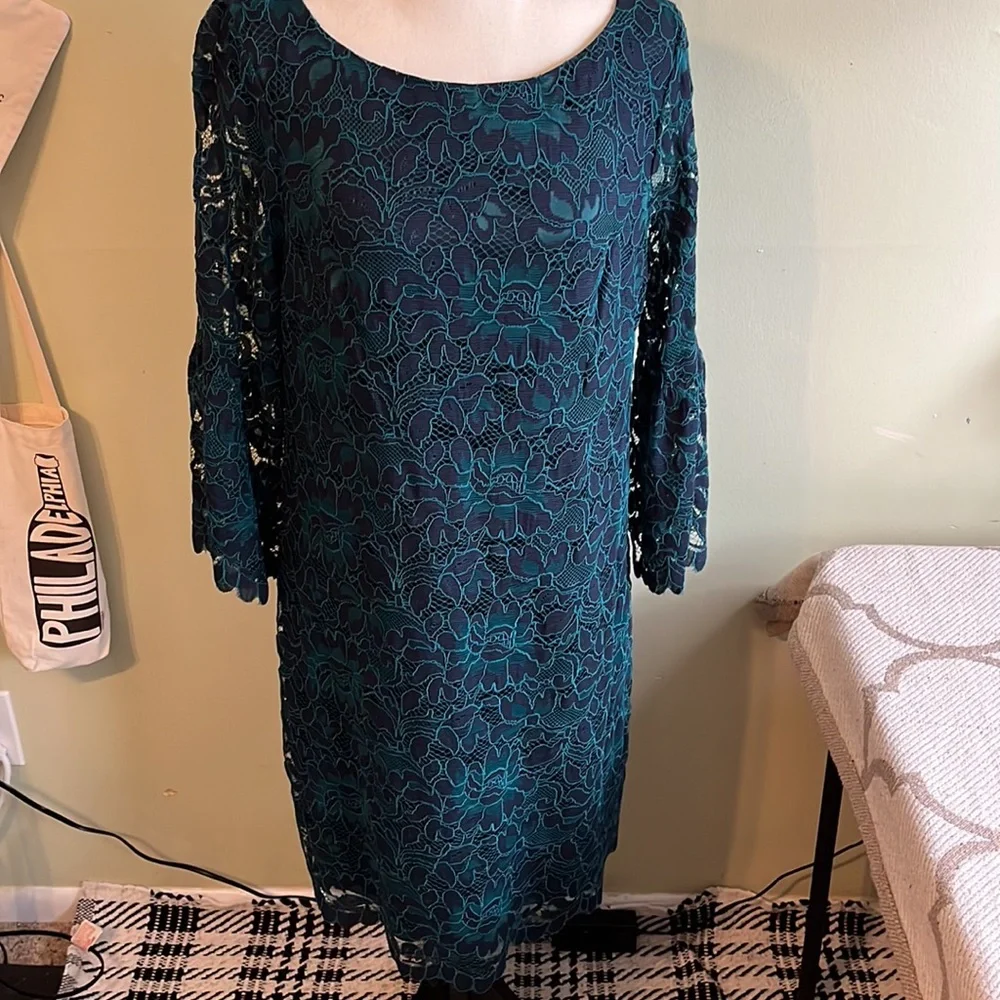 Green Lace Shift Dress with Scalloped Hem